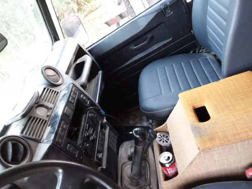 LAND ROVER DEFENDER (LD) — vehículo donante para recambios 