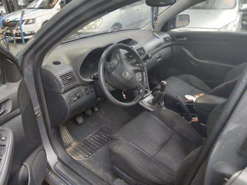 TOYOTA AVENSIS BERLINA (T25) — автомобиль-донор на запчасти 