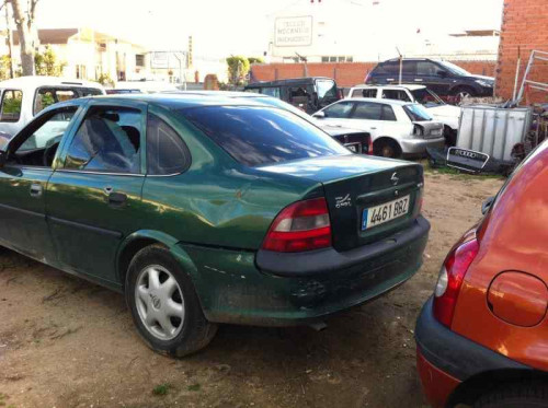 OPEL VECTRA B BERLINA — vehículo donante para recambios 