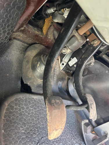 PEDAL EMBRAGUE Renault TRAFIC II FURGÓN 