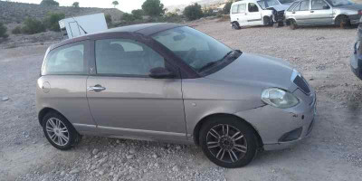 LANCIA YPSILON (101)
