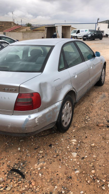 AUDI A4 BERLINA (B5)