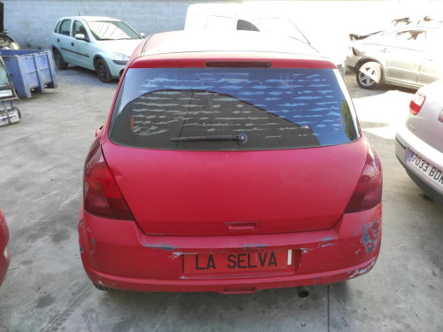 SUZUKI SWIFT BERLINA (RS/MZ) — vehículo donante para recambios 
