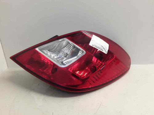 PILOTO TRASERO DERECHO Opel CORSA D 
