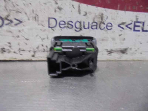  MANDO ELEVALUNAS DELANTERO DERECHO Mercedes-Benz 
