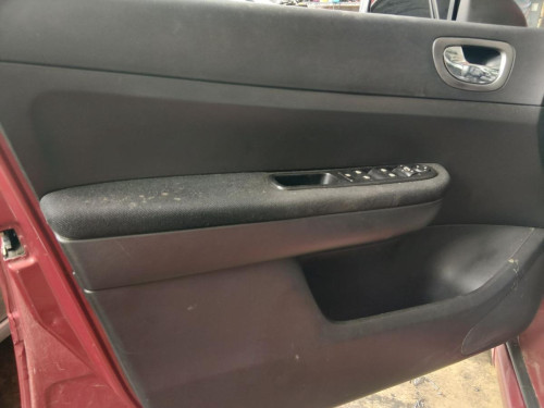 PEUGEOT 307 (S1)(04.2001) — автомобиль-донор на запчасти 