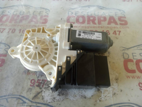 MOTOR ELEVALUNAS TRASERO IZQUIERDO Seat LEON (1P1) 