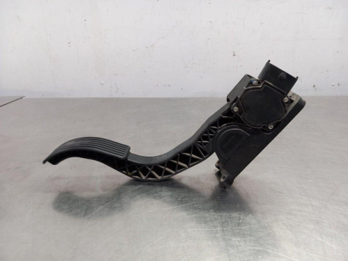  PEDAL ACELERADOR 