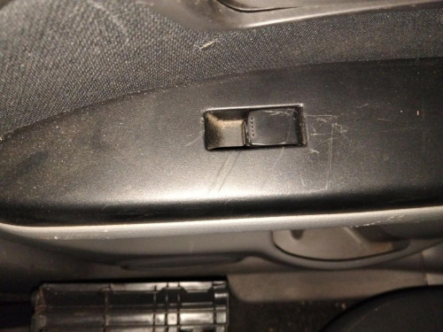 MANDO ELEVALUNAS TRASERO DERECHO Suzuki SX4 (RW/EY) 