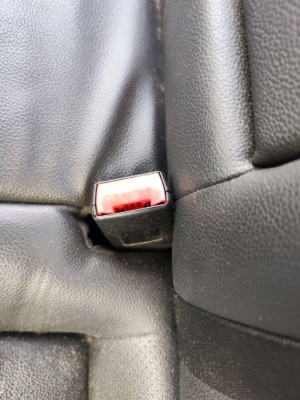 ENGANCHE CINTURON TRASERO IZQUIERDO