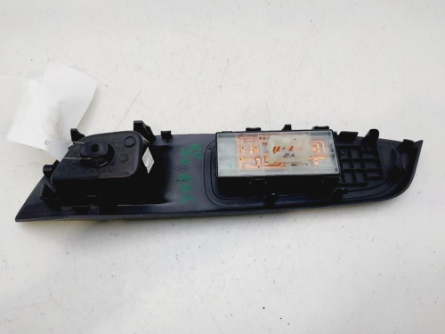 MANDO ELEVALUNAS DELANTERO DERECHO NISSAN MICRA (K14) 