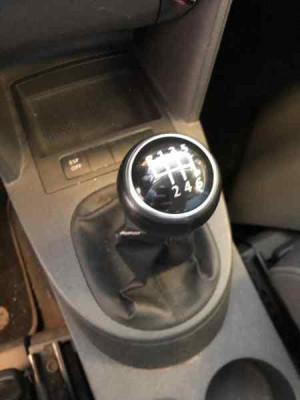 VOLKSWAGEN TOURAN (1T2)