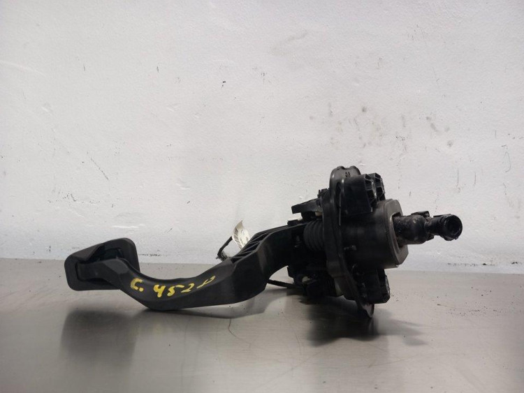 PEDAL EMBRAGUE