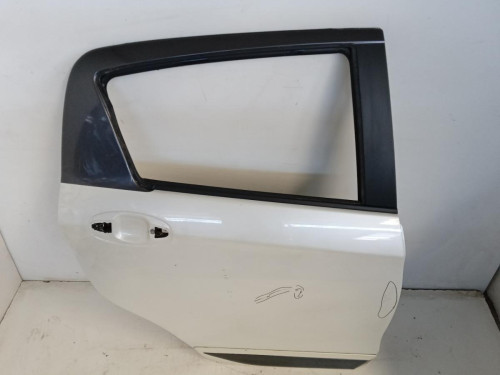 PUERTA TRASERA DERECHA Toyota YARIS (XP13) 