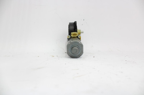 MOTOR ELEVALUNAS DELANTERO DERECHO 
