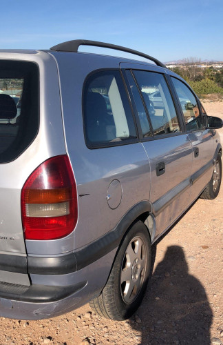 OPEL ZAFIRA A — vehículo donante para recambios 