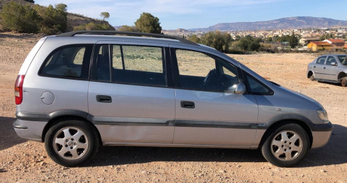 OPEL ZAFIRA A — vehículo donante para recambios 