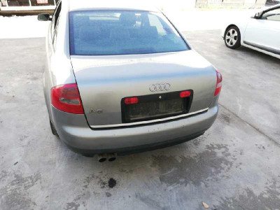 AUDI A6 BERLINA (4B2)