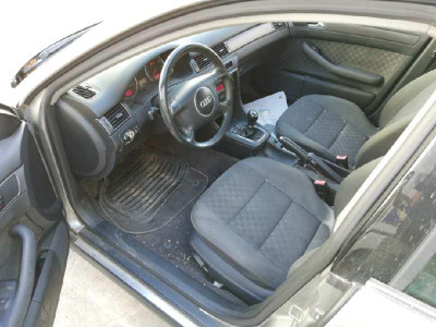 AUDI A6 BERLINA (4B2)