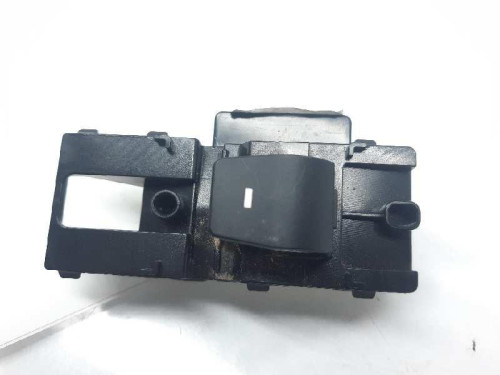 MANDO ELEVALUNAS DELANTERO DERECHO Hyundai ELANTRA (MD) 
