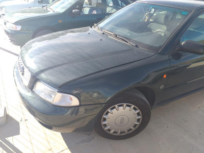 AUDI A4 BERLINA (B5)