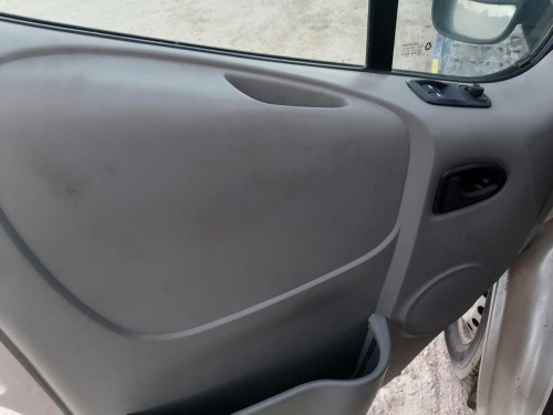 NISSAN PRIMASTAR (X83) — vehículo donante para recambios 