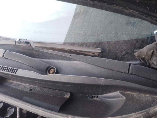 BRAZO LIMPIA DELANTERO IZQUIERDO Kia RIO (UB) 