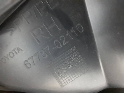 GUARNECIDO PUERTA TRASERA DERECHA Toyota AURIS (E18) 