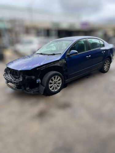  VOLKSWAGEN PASSAT BERLINA (3C2) 