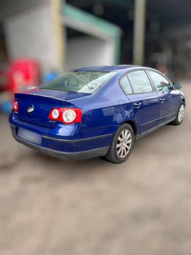  VOLKSWAGEN PASSAT BERLINA (3C2) 