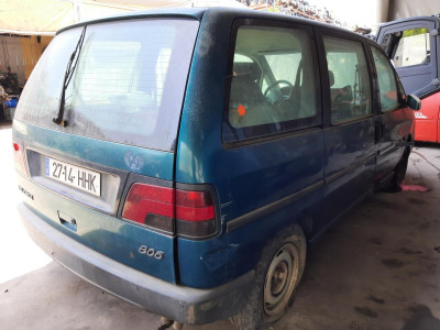 PEUGEOT 806