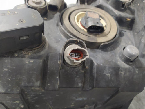  FARO DERECHO FIAT FREEMONT (345) 
