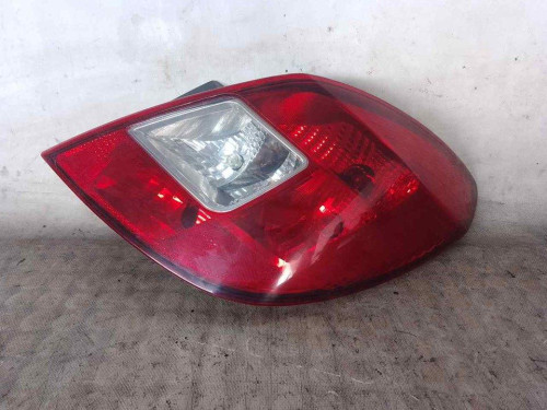PILOTO TRASERO DERECHO OPEL CORSA D 