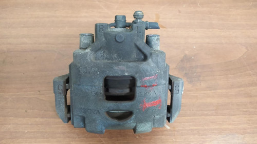 PINZA DE FRENO DELANTERA IZQUIERDA Toyota YARIS (P13) 