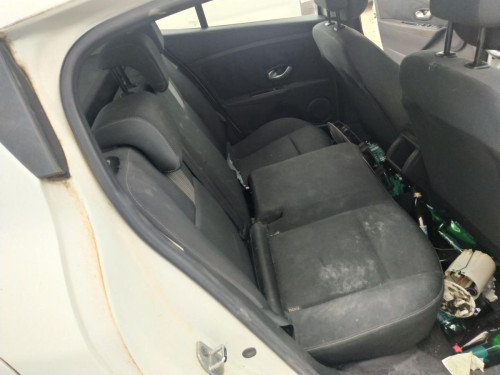 ENGANCHE CINTURON TRASERO DERECHO RENAULT MEGANE III BERLINA 5P 