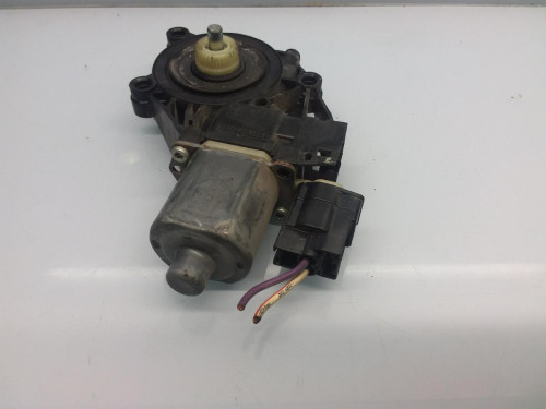 MOTOR ELEVALUNAS DELANTERO DERECHO 