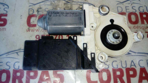 MOTOR ELEVALUNAS DELANTERO DERECHO Seat LEON (1M1) 