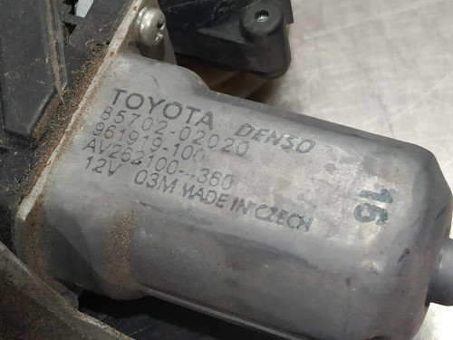 ELEVALUNAS DELANTERO IZQUIERDO TOYOTA AVENSIS (T27) 