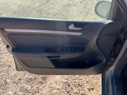 VOLKSWAGEN GOLF V (1K1)(10.2003) — автомобиль-донор на запчасти 