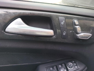 MANETA INTERIOR DELANTERA IZQUIERDA