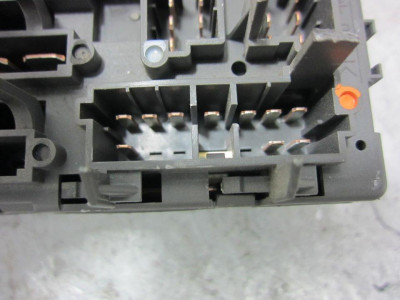 CAJA RELES / FUSIBLES