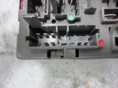 CAJA RELES / FUSIBLES