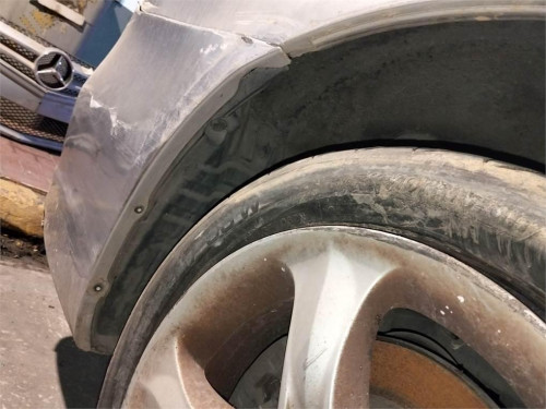 PASO RUEDA TRASERO DERECHO Mitsubishi GRANDIS (NA0W) 