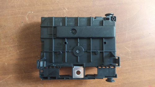 CAJA RELES / FUSIBLES CITROEN C4 BERLINA 
