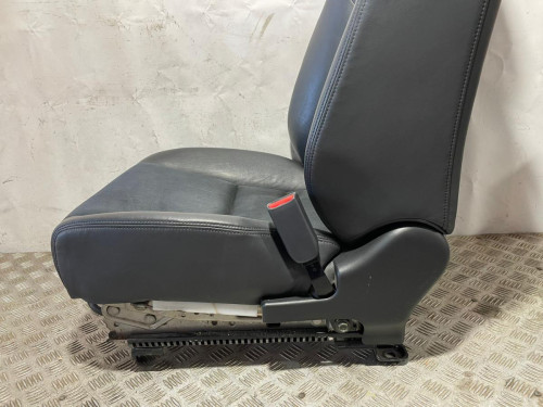 ASIENTO DELANTERO DERECHO 