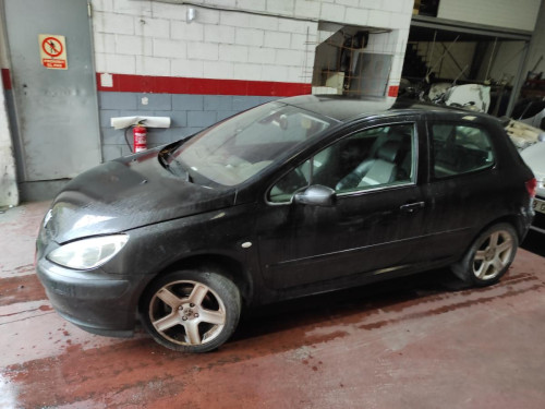 PEUGEOT 307 (S1)(04.2001) — vehículo donante para recambios 