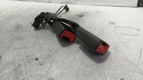 ENGANCHE CINTURON TRASERO IZQUIERDO Audi A1 SPORTBACK (8XF) 