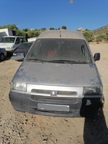 PEUGEOT EXPERT COMBI (1995) — vehículo donante para recambios 