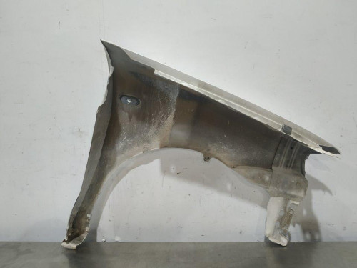ALETA DELANTERA IZQUIERDA Volkswagen POLO III BERLINA (6N2) 