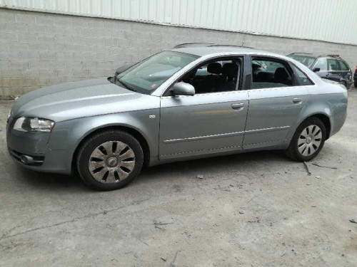 AUDI A4 BERLINA (8E) — vehículo donante para recambios 